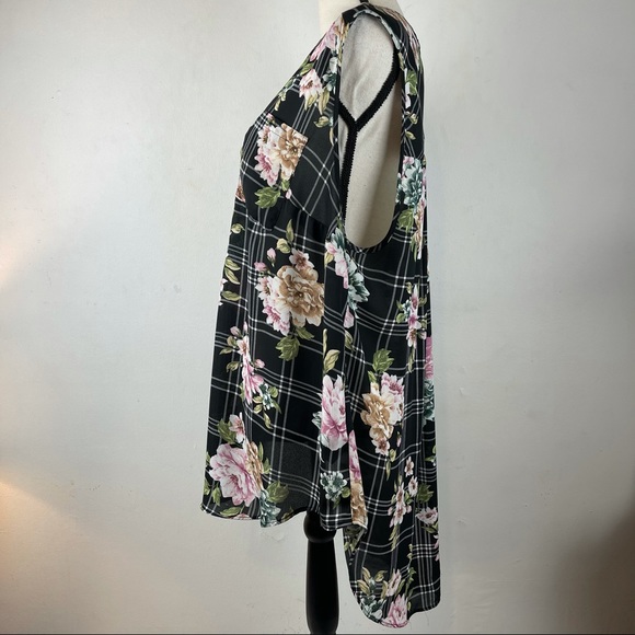 Torrid Harper Blouse Georgette Black Plaid Floral Size 2X - Picture 3 of 7